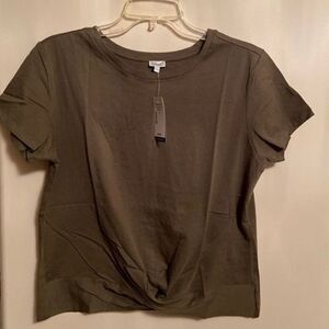 BNWT BOOTLEGGER TWIST FRONT TEE